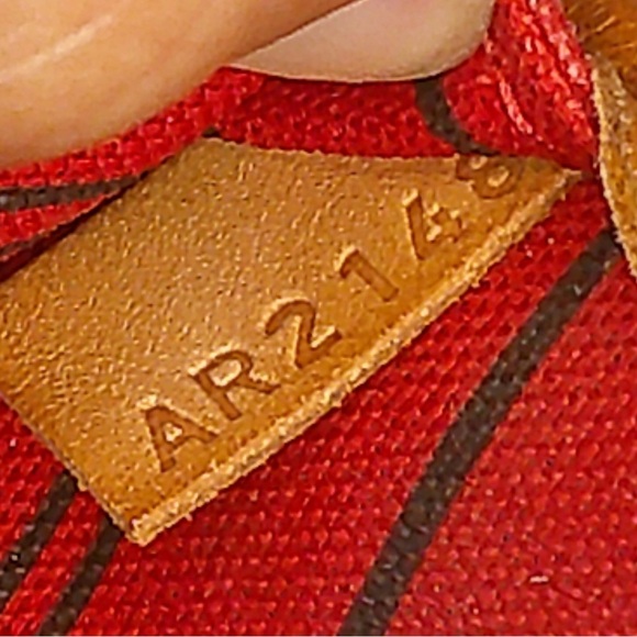 Authentic Louis Vuitton Neverfull MM Tote Monogram Canvas Red Interior w/ COA - Picture 15 of 16